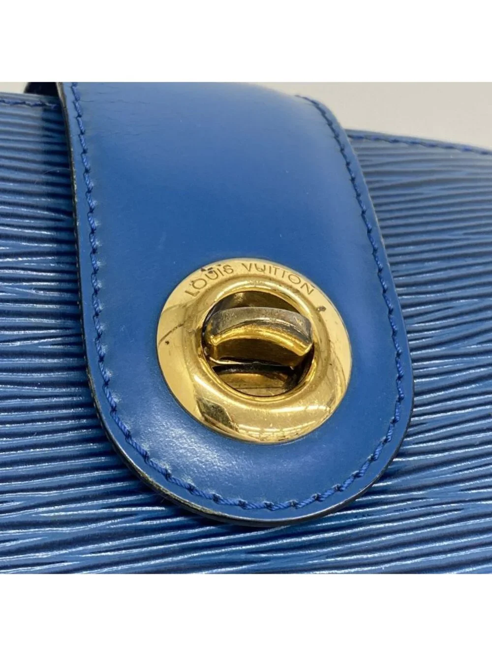 Louis Vuitton Shoulder Bag Epi Cluny Toledo Blue
